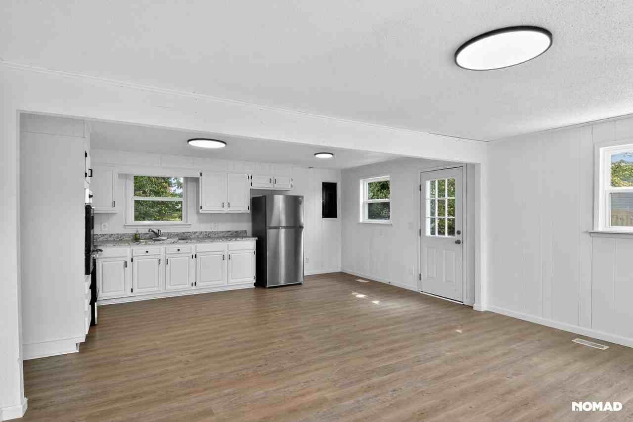 717 Howard St - Photo 7 of 32