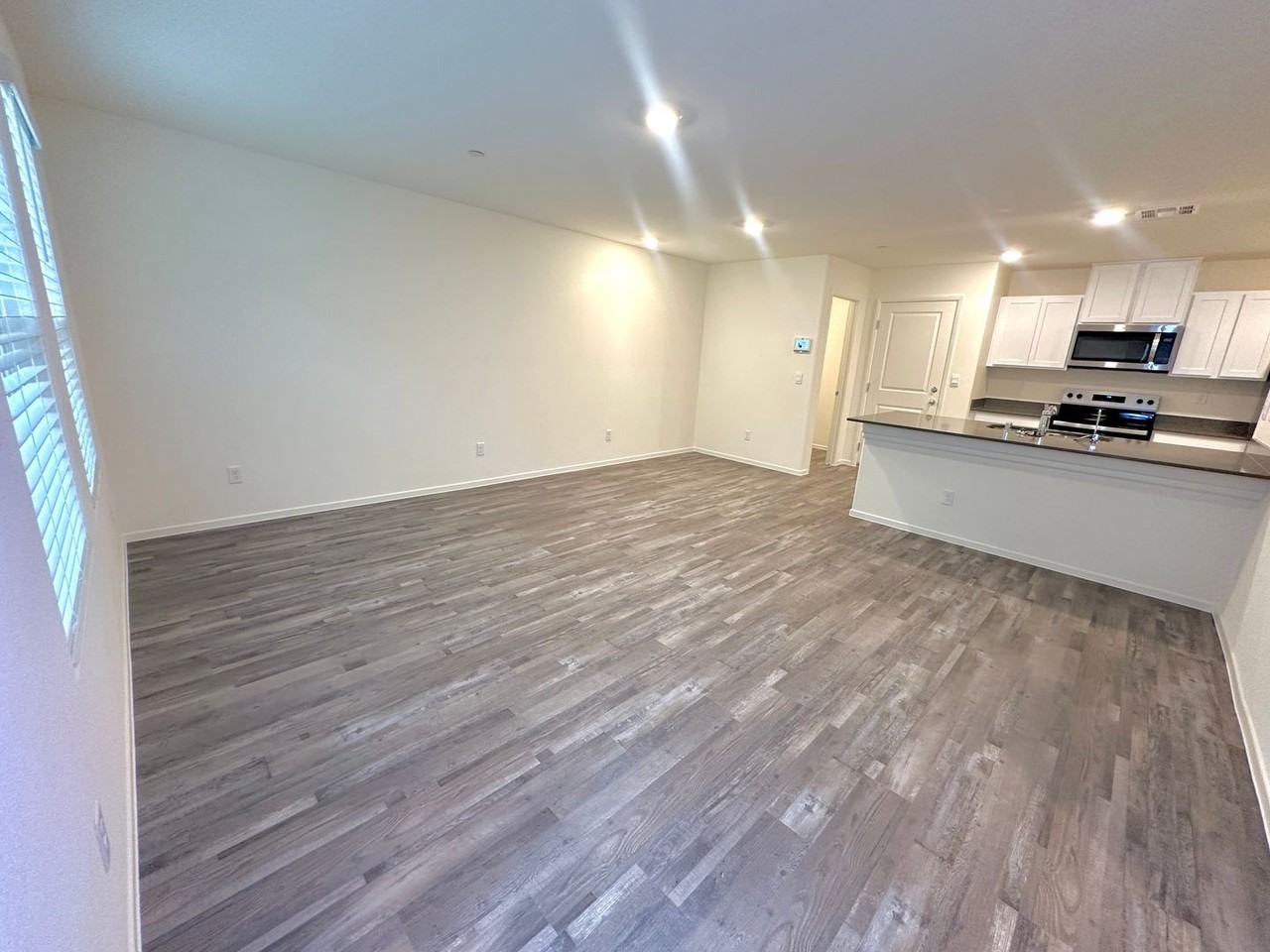 6108 Hibiscus Garden St - Photo 4 of 29