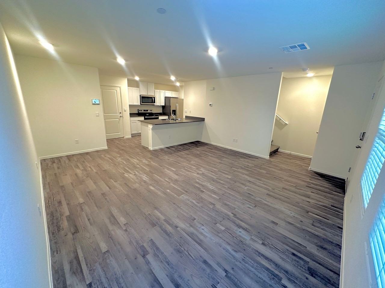 6108 Hibiscus Garden St - Photo 5 of 29