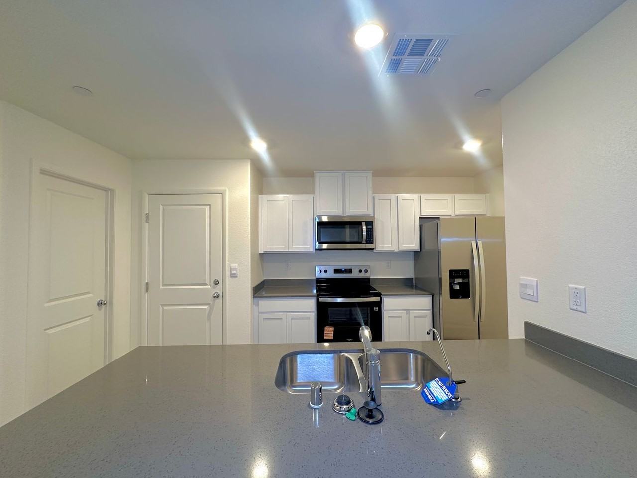 6108 Hibiscus Garden St - Photo 7 of 29