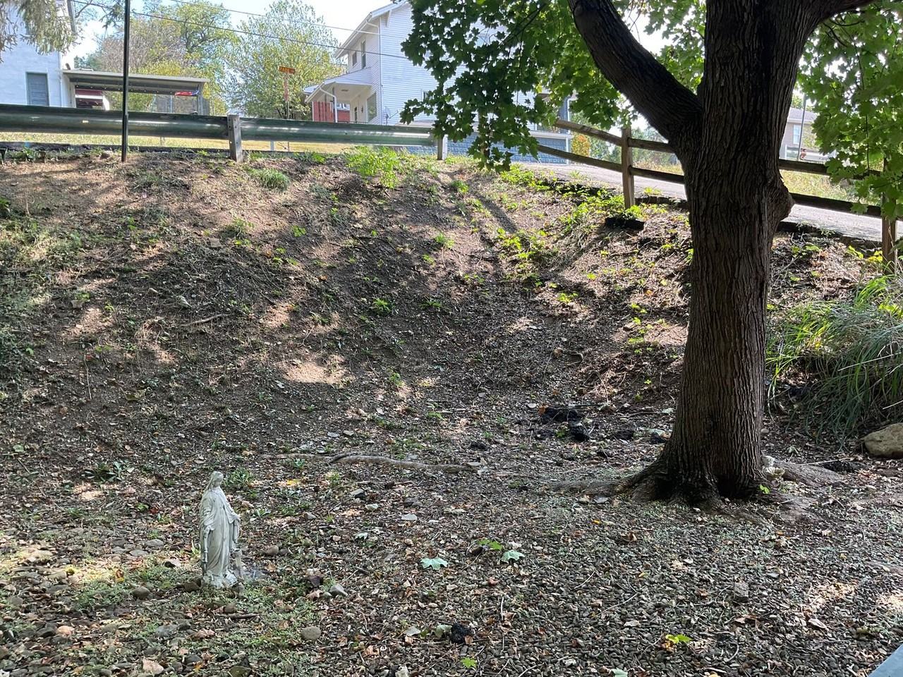 446 Crosby Drive - Photo 2 of 30