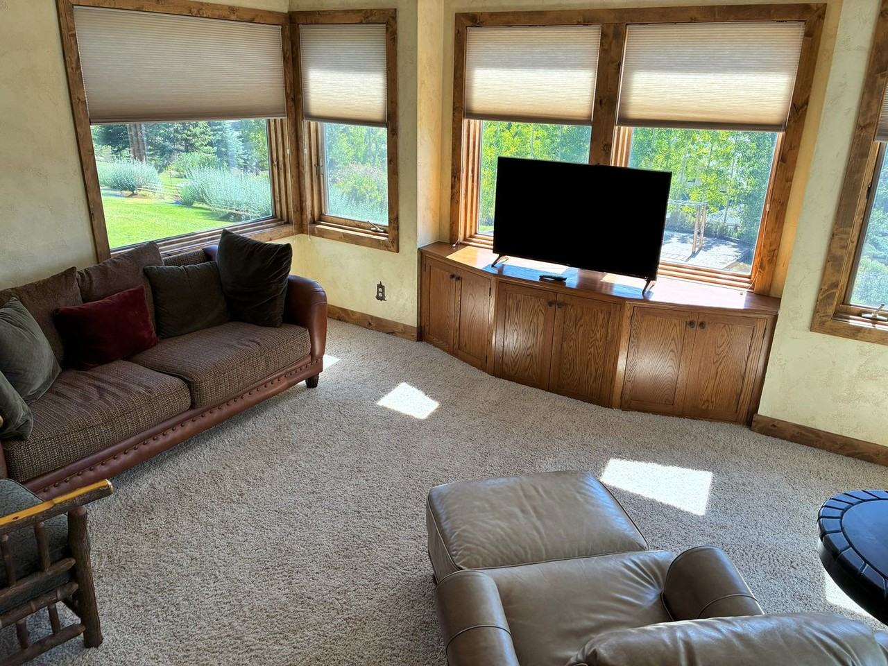 374 Ensign Dr Unit B - Photo 7 of 50