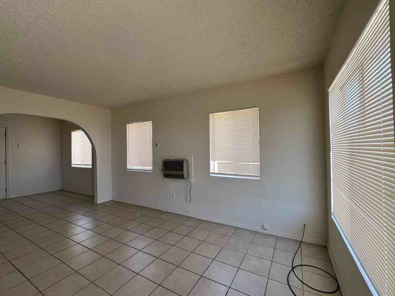 1390 Riverside Dr - Photo 5 of 22