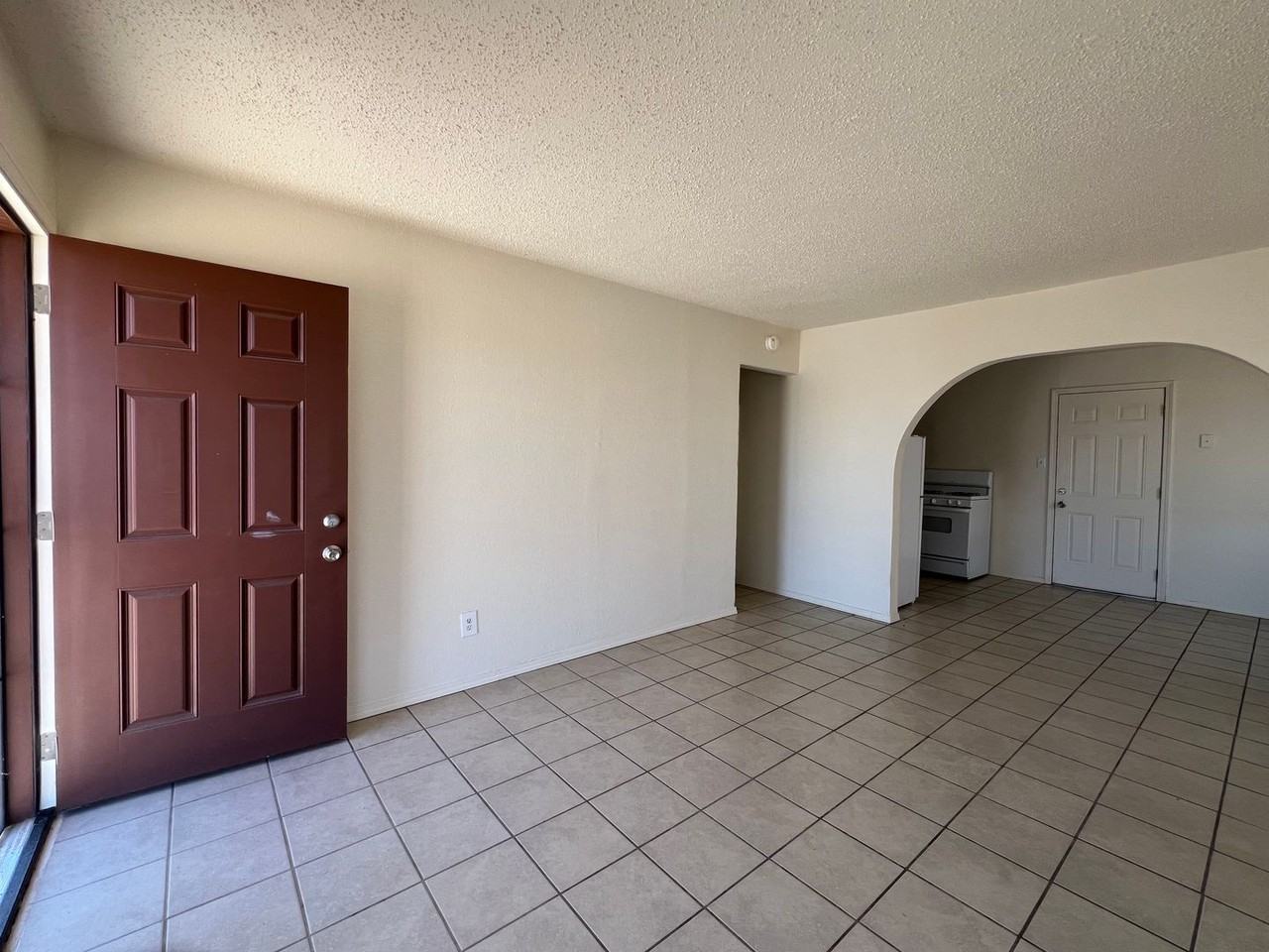 1390 Riverside Dr - Photo 7 of 22