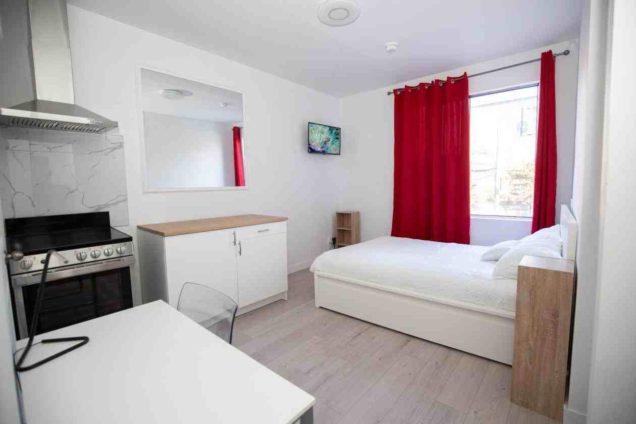 1711 Rue Saint-Denis #206