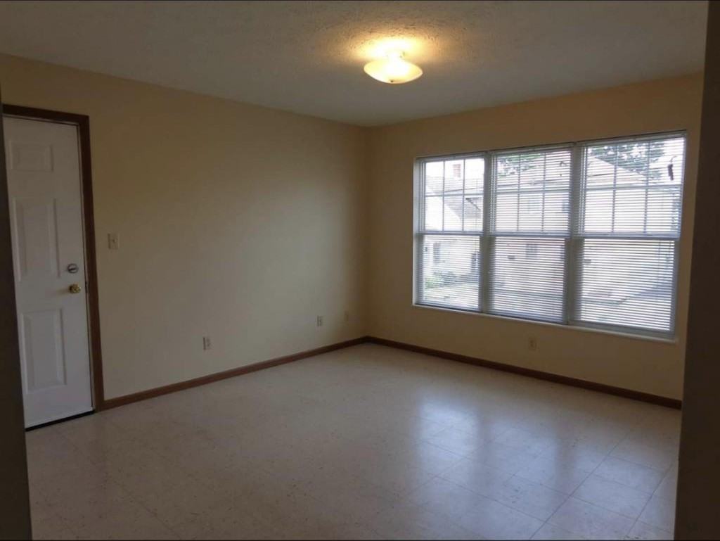 1735 7th Ave Apt 204 - Photo 2 of 6