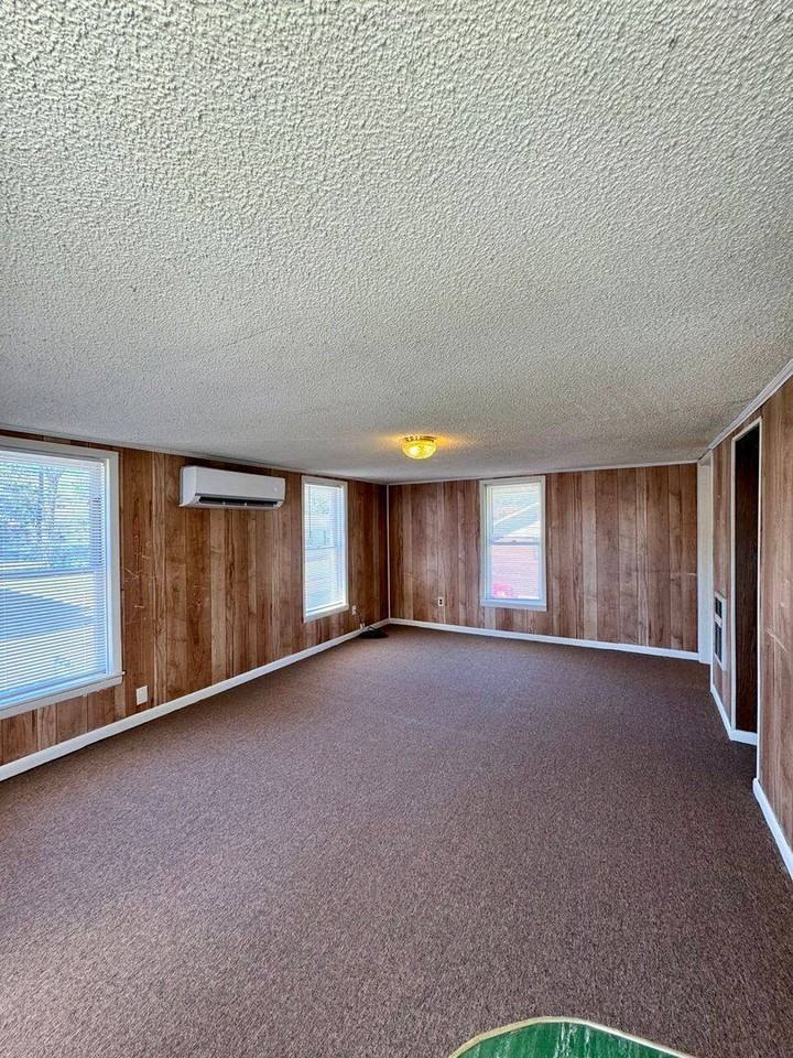 316 S Chestnut St #B - Photo 3 of 10