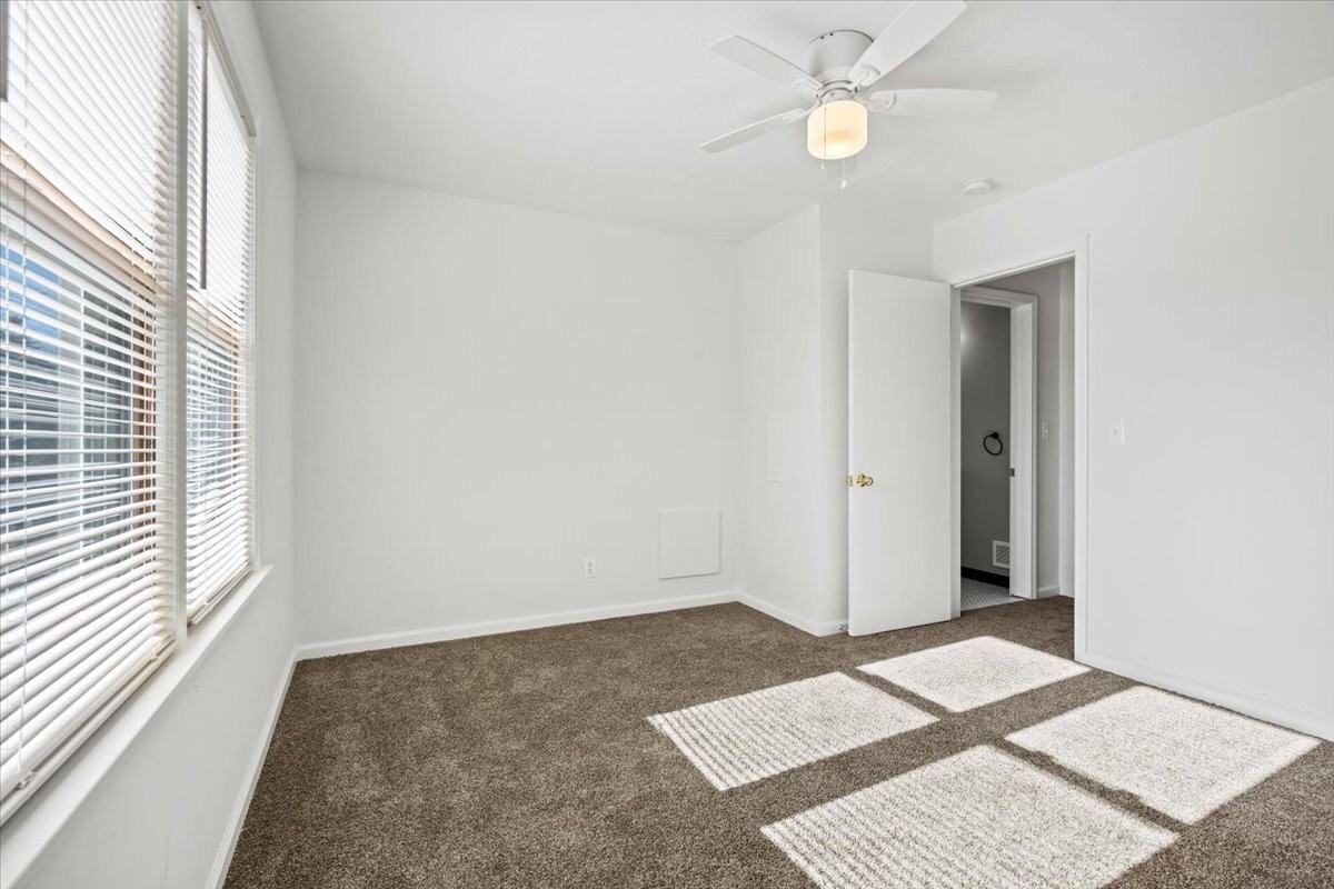 153 Davis St - Photo 3 of 15