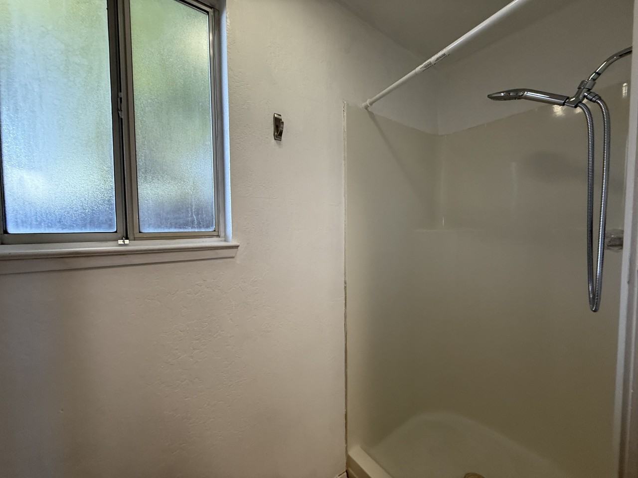 1331 W 8th Ave #B - Photo 4 of 10