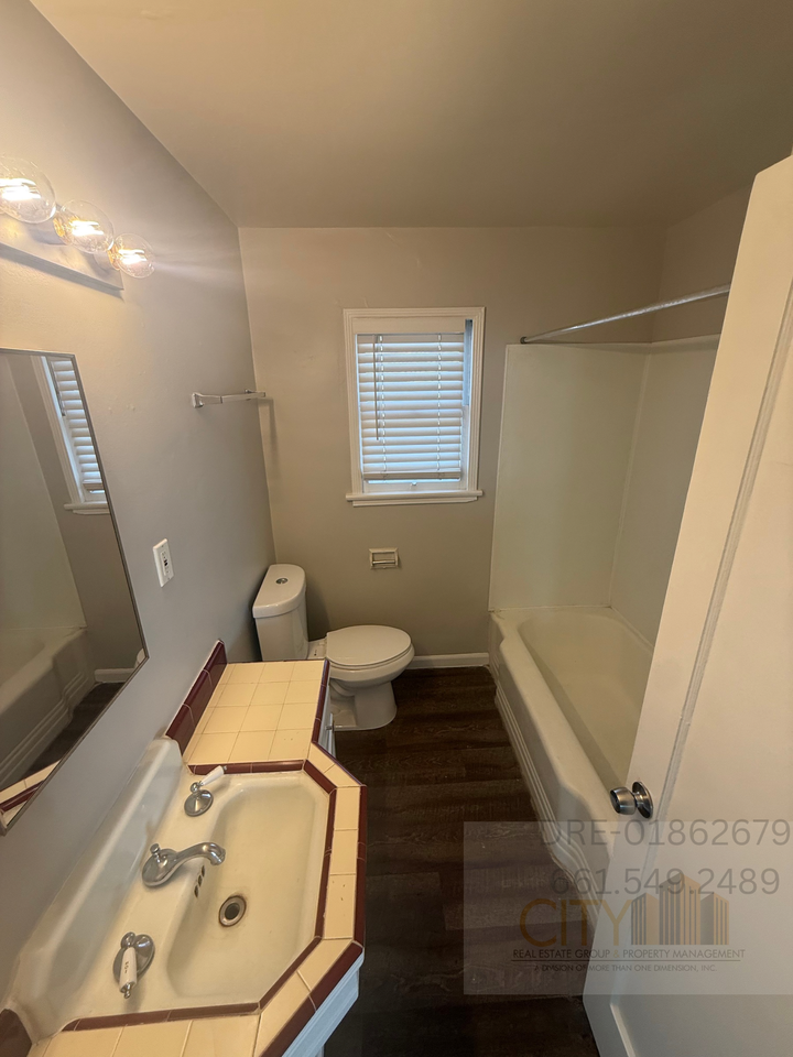 2820 16th St #1 - Photo 3 of 13