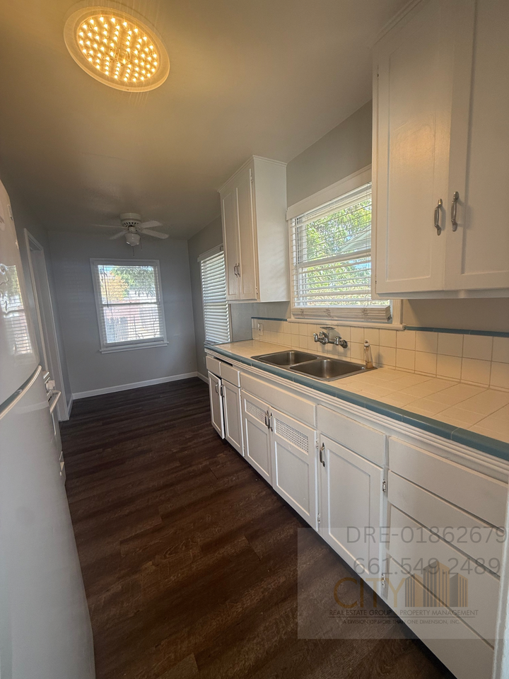 2820 16th St #1 - Photo 4 of 13