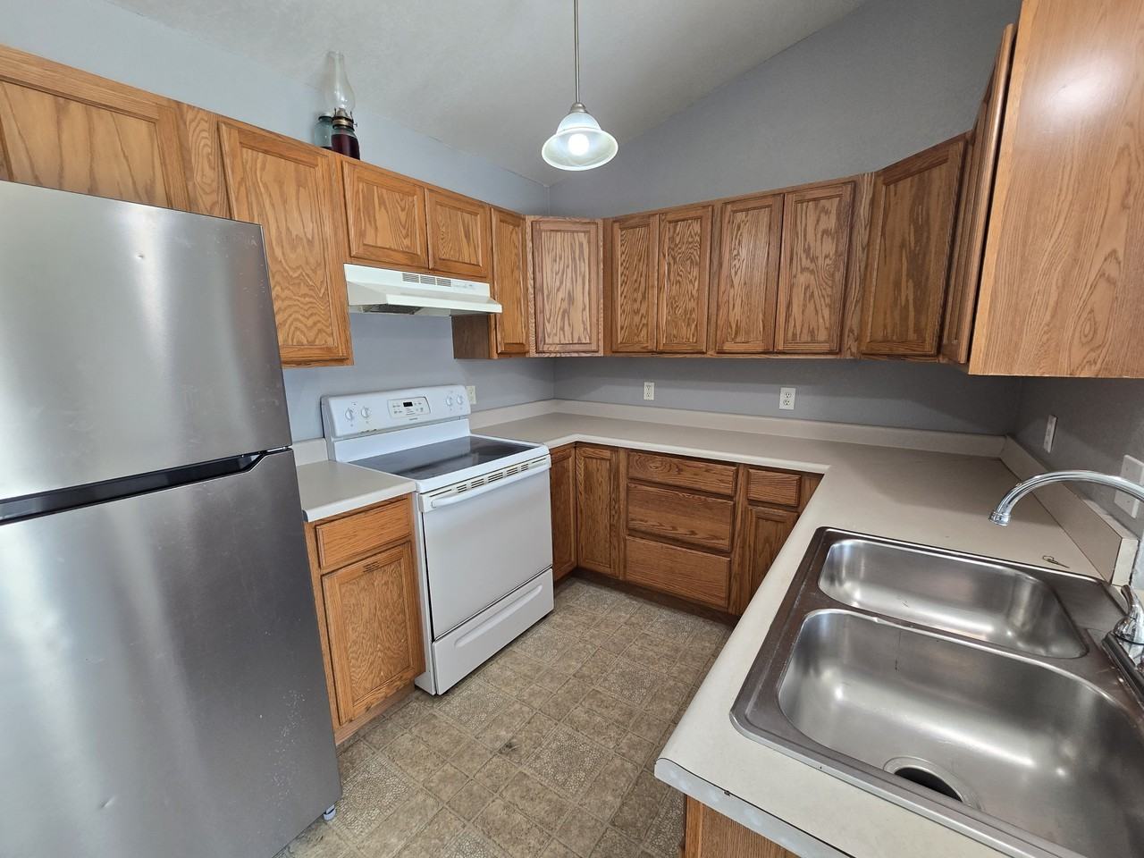 611 Johnson Street #10