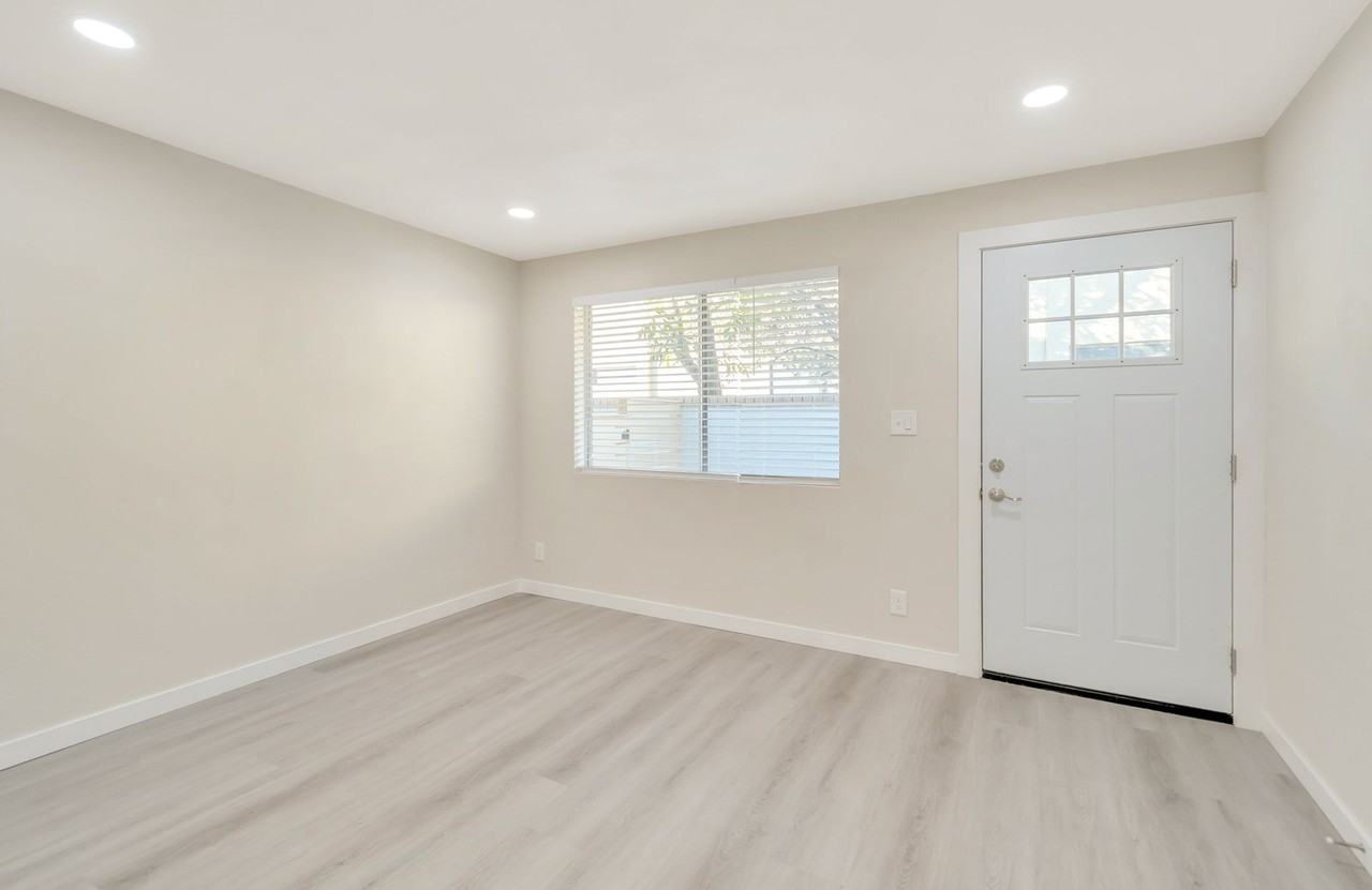 McKemy at Tempe Town Lake - Photo 3 of 8