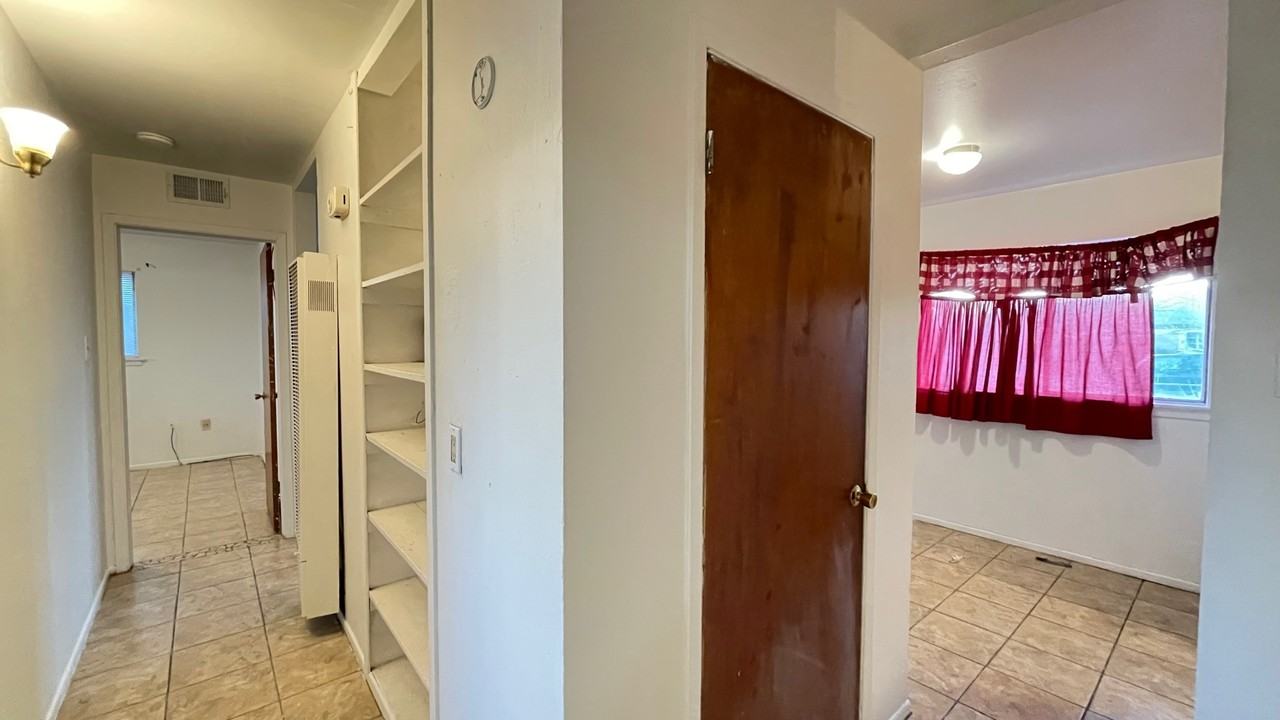 9224 Montgomery Dr - Photo 3 of 17