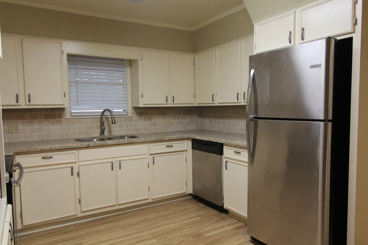 810 County Road186 Pr - Photo 2 of 9