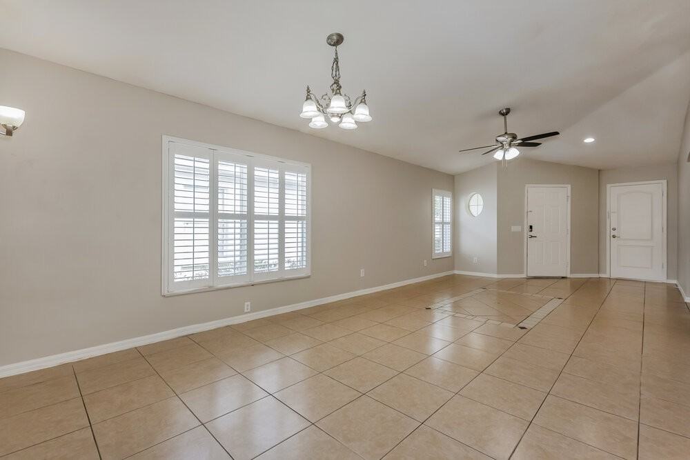 2614 Lansbury Pl - Photo 4 of 16