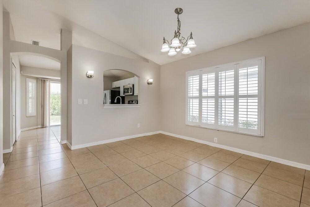 2614 Lansbury Pl - Photo 5 of 16