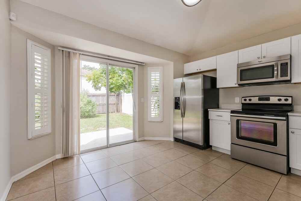 2614 Lansbury Pl - Photo 6 of 16