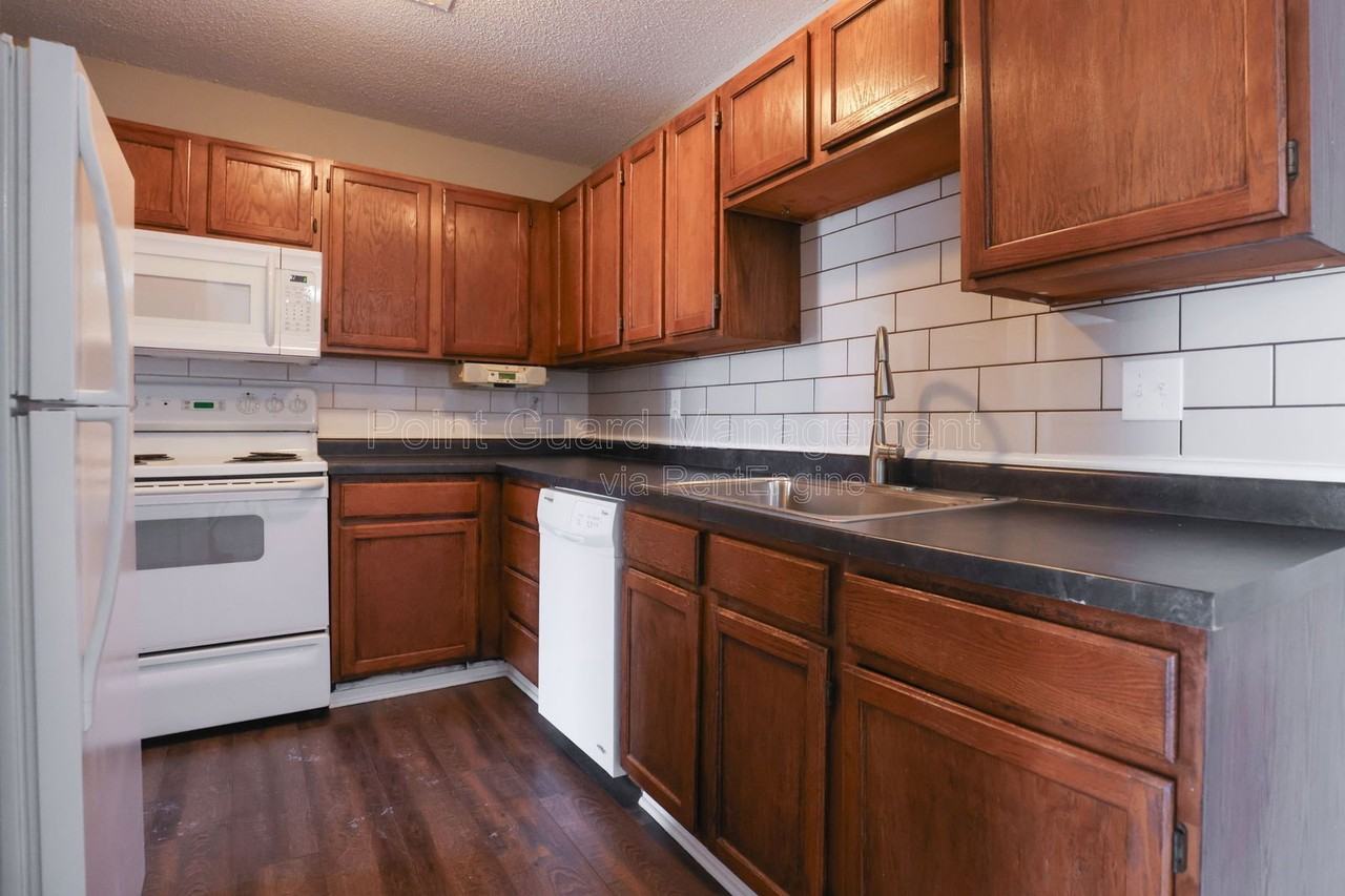 107 W Gold Coast Rd #39 - Photo 5 of 19