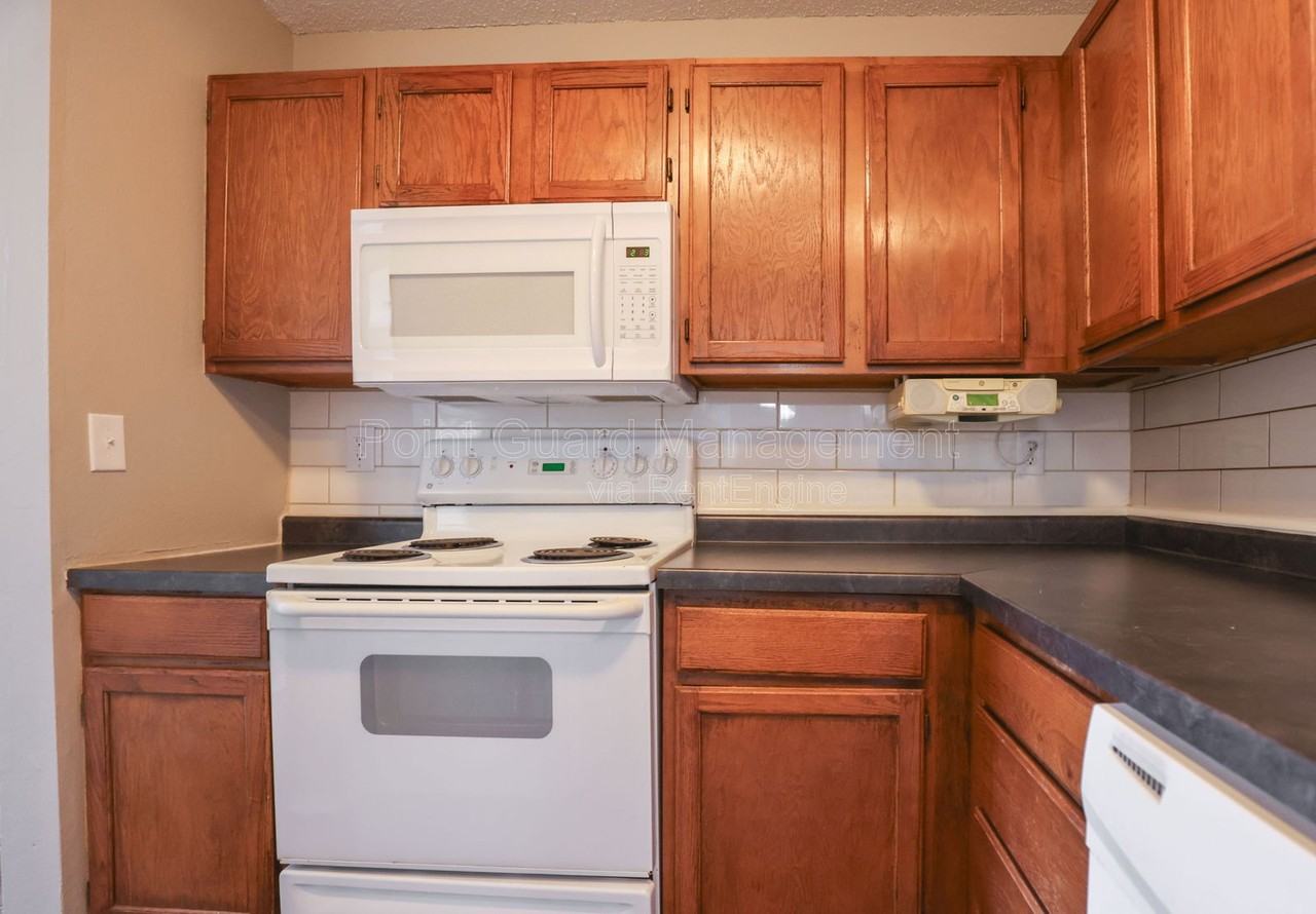 107 W Gold Coast Rd #39 - Photo 6 of 19