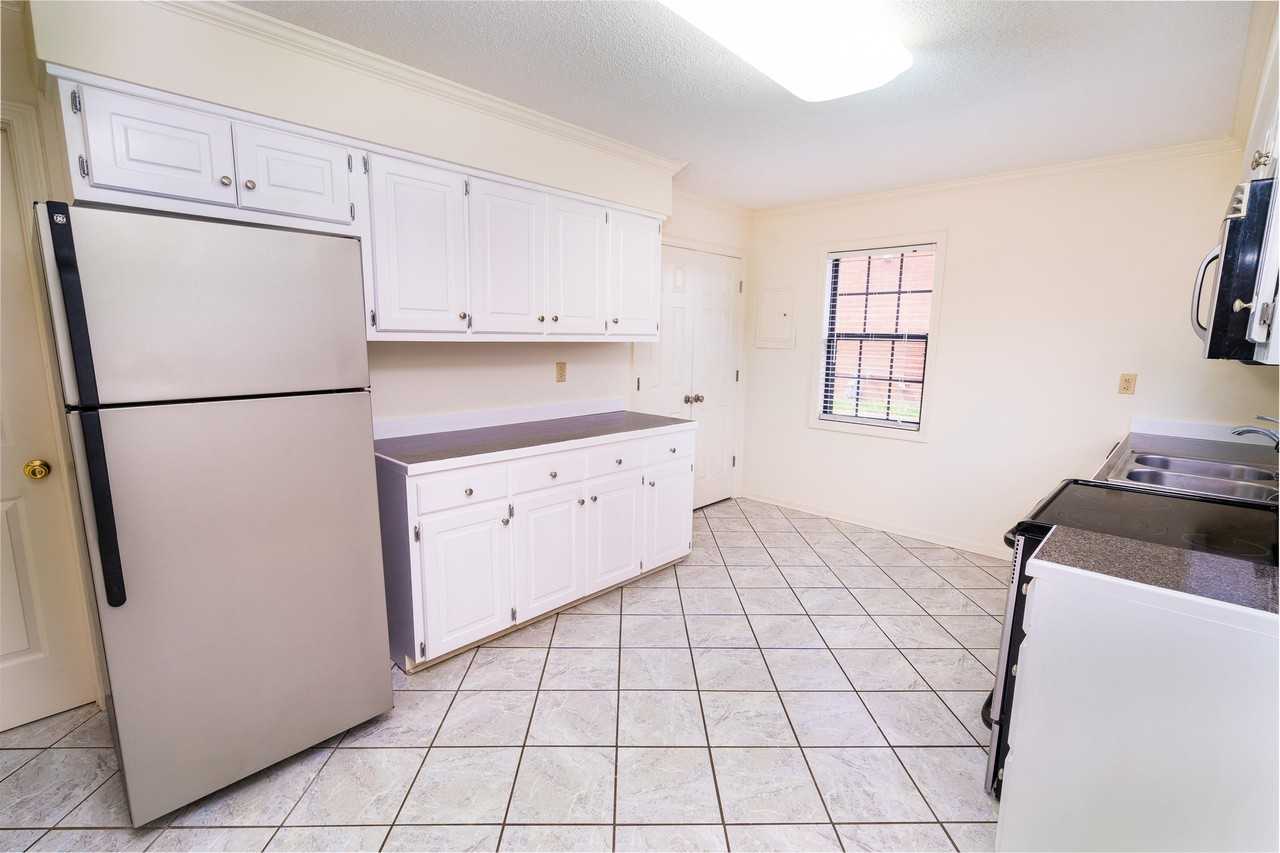 1810 Stafford Cv #1810 - Photo 2 of 21