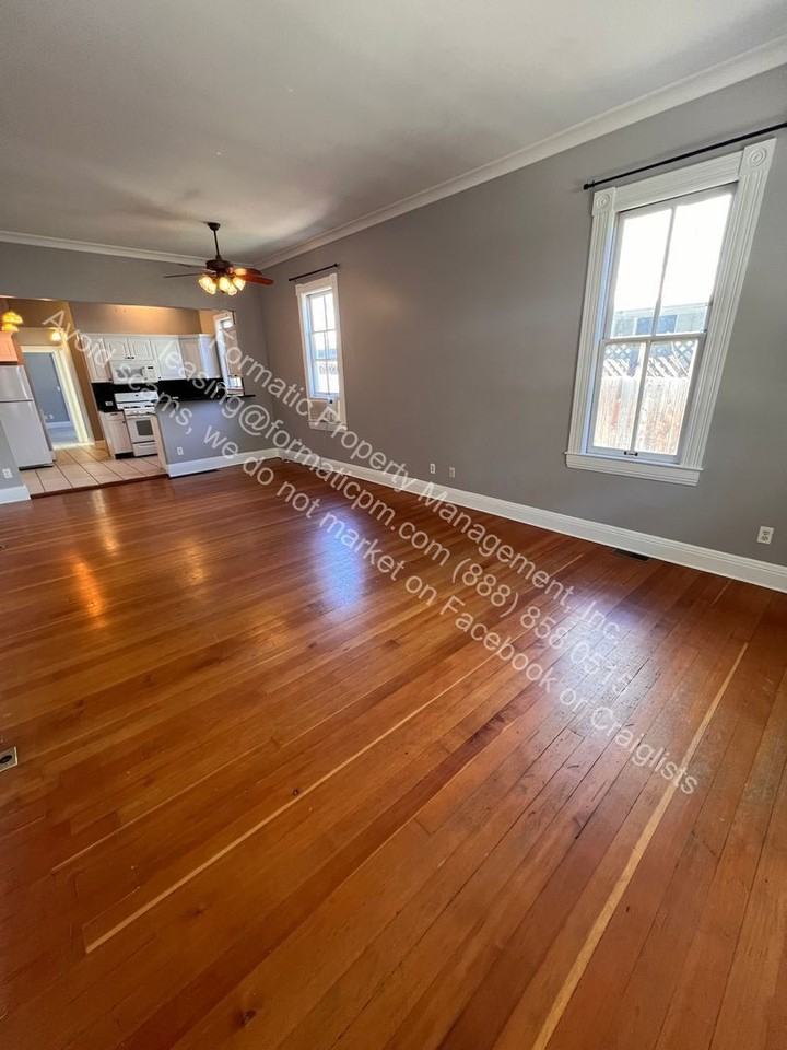 3227 Champa St - Photo 3 of 9
