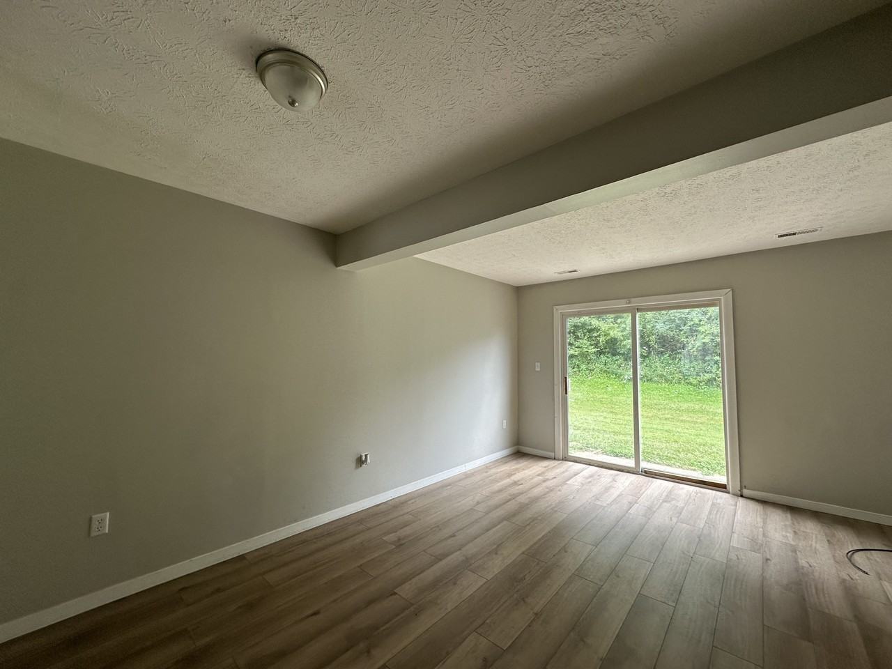 1235 Green Valley Dr #B - Photo 7 of 7