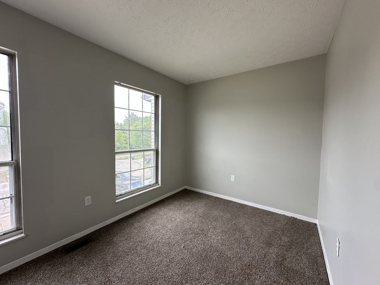 1235 Green Valley Dr #B - Photo 5 of 7