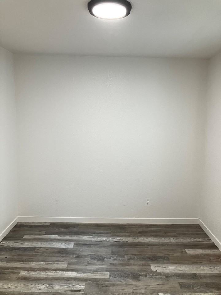 412 N St - Photo 4 of 22