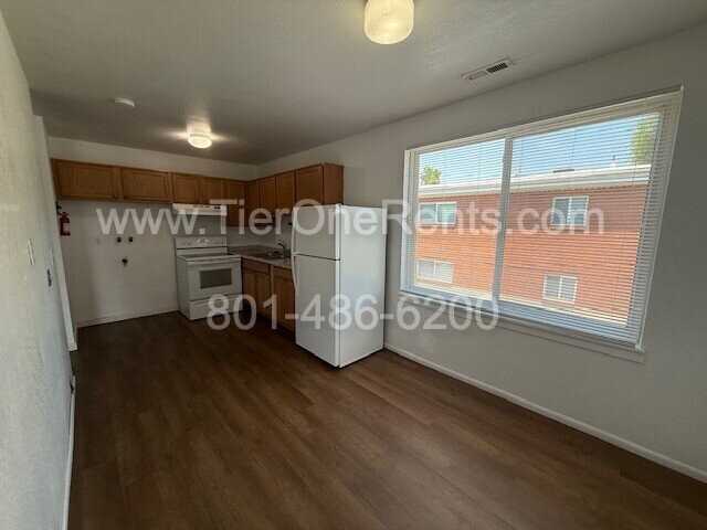 2540 S 700 E #A - Photo 4 of 10