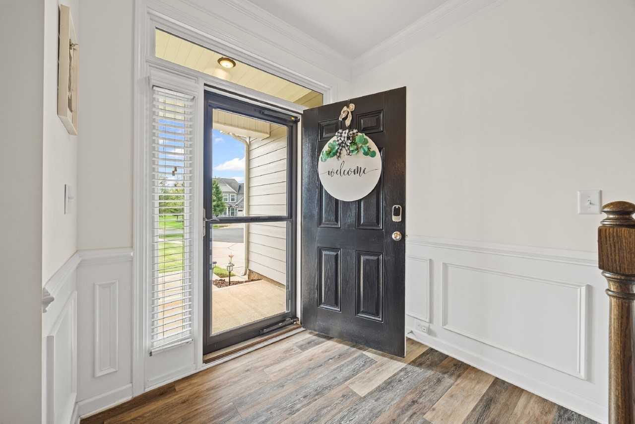 2425 Chinkapin Ct - Photo 3 of 30