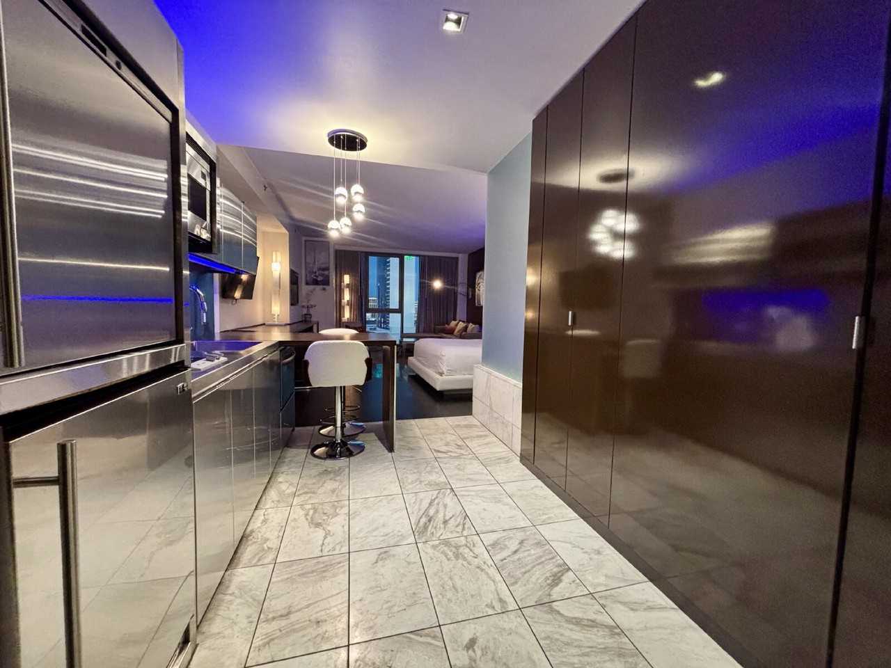 4381 W Flamingo Rd #12304