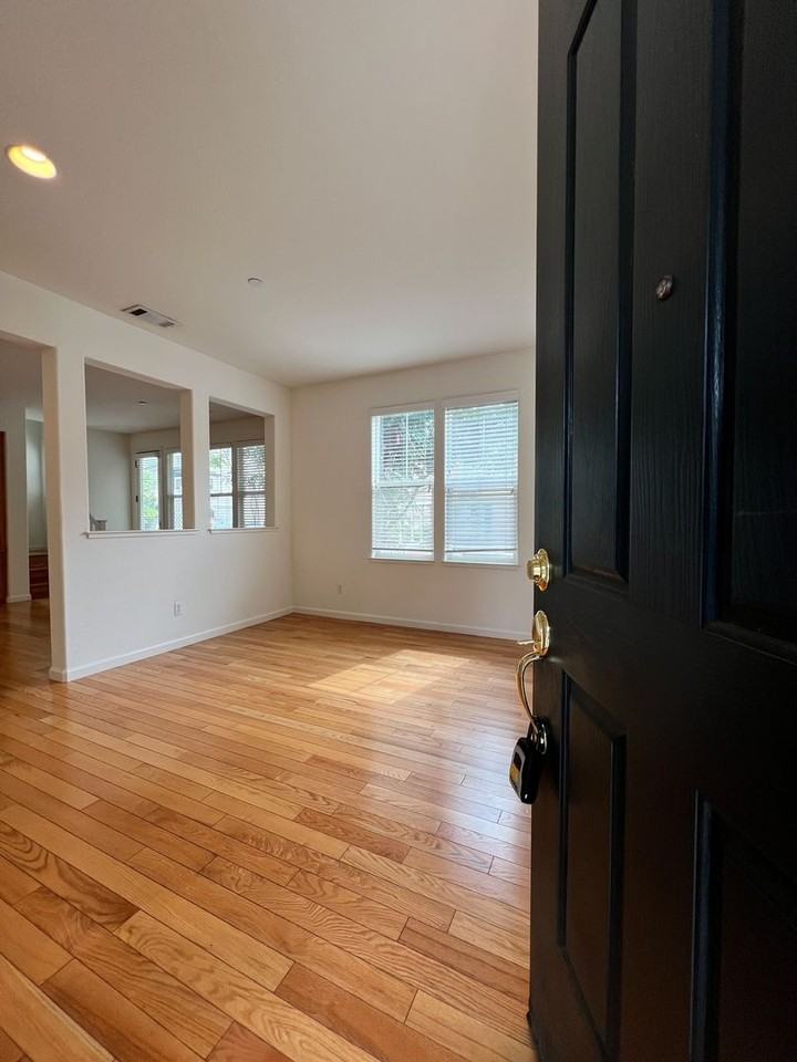 865 Citation Ct - Photo 3 of 38