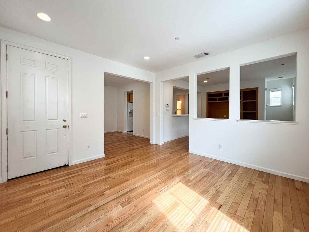 865 Citation Ct - Photo 5 of 38