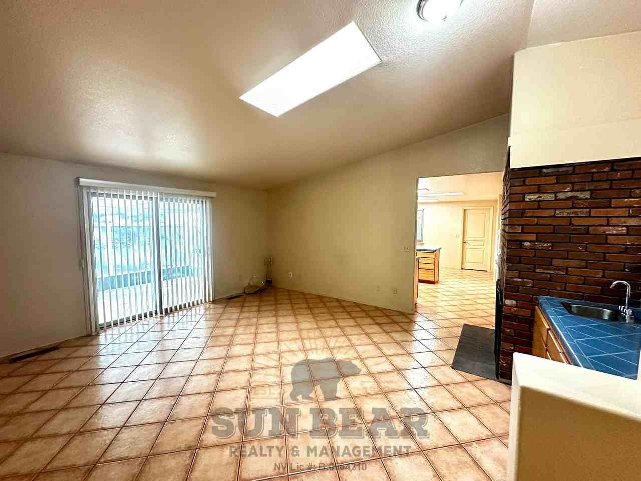 13460 S Hills Dr - Photo 4 of 26