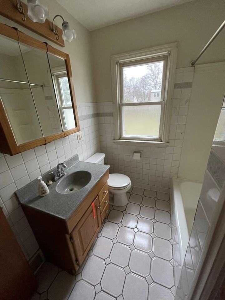 313 E Pierson Ave - Photo 2 of 16