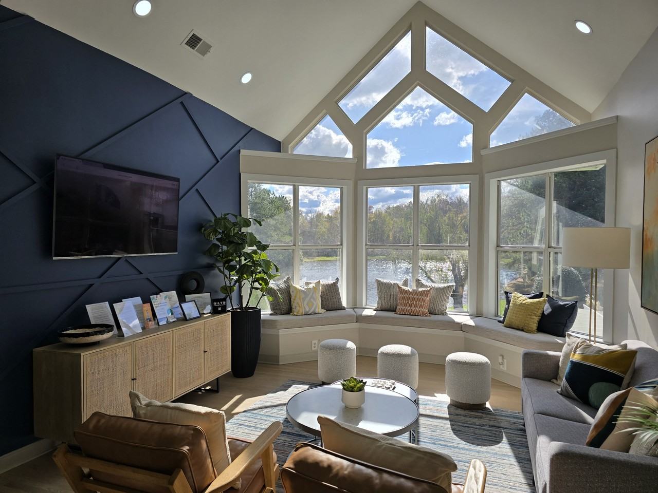 One Norman Square - Photo 3 of 46