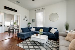 featured image of 732 Lamar St #1
