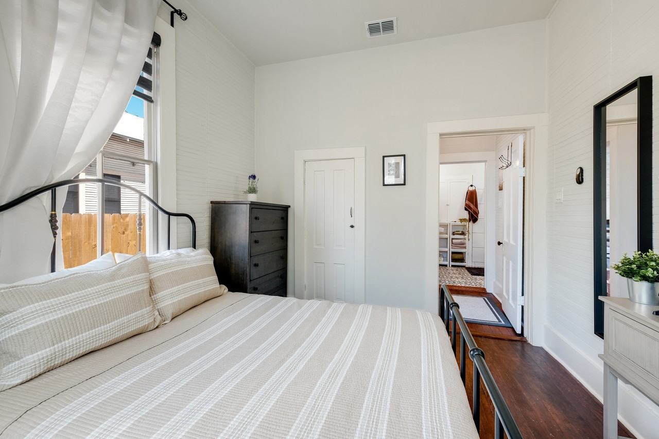 732 Lamar St #1 - Photo 7 of 10