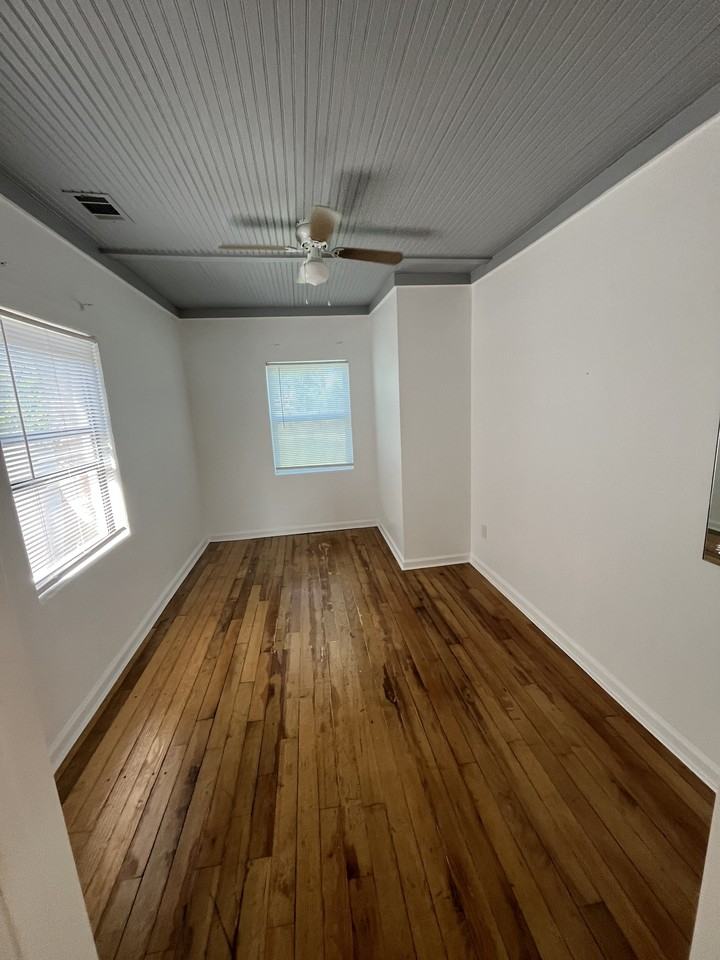 412 Riverside Dr #NA - Photo 4 of 8