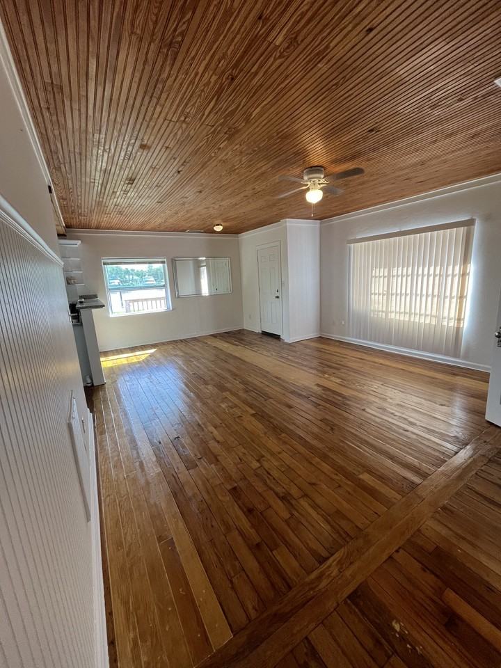 412 Riverside Dr #NA - Photo 5 of 8