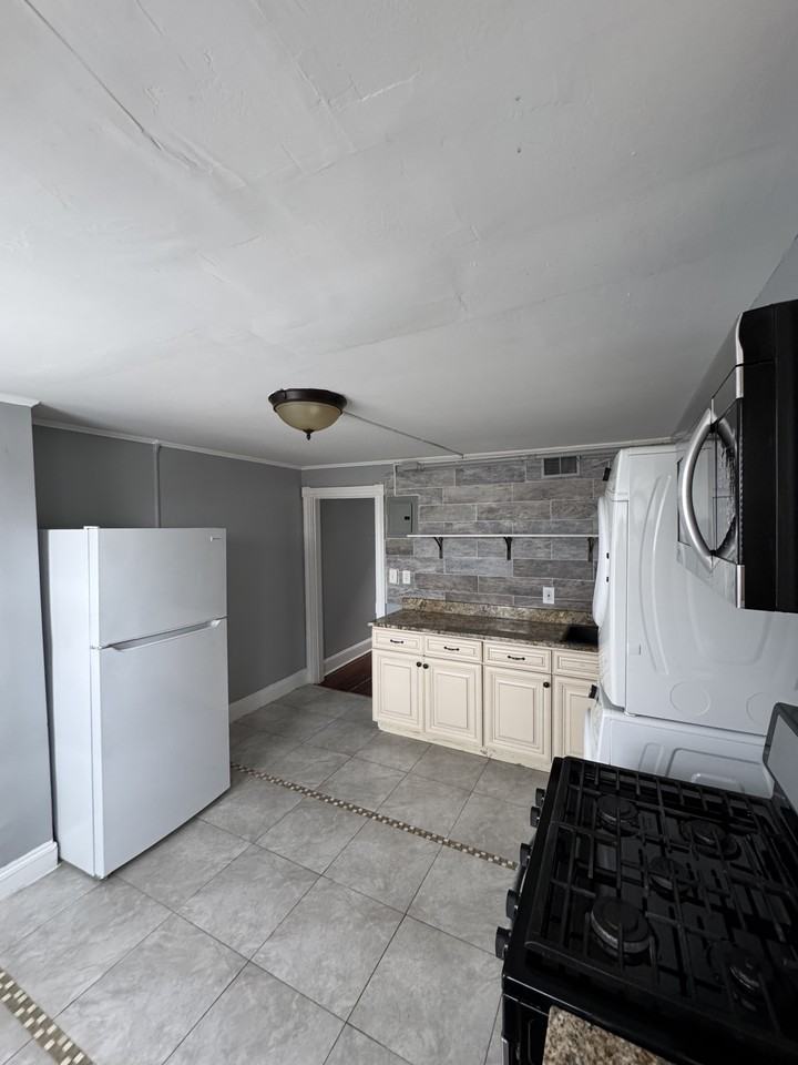 436 Ilchester Ave #2 - Photo 3 of 9