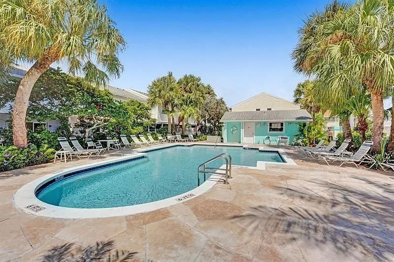 2643 Ne 15th St #2643 - Photo 4 of 26