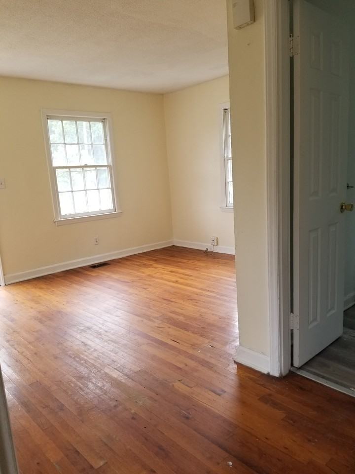 1828 Oaklawn Ave Ste 1 #1 - Photo 3 of 9