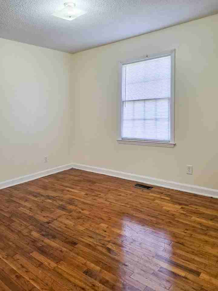 1828 Oaklawn Ave Ste 1 #1 - Photo 4 of 9