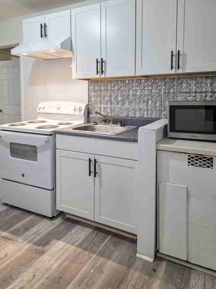 1828 Oaklawn Ave Ste 1 #1 - Photo 7 of 9