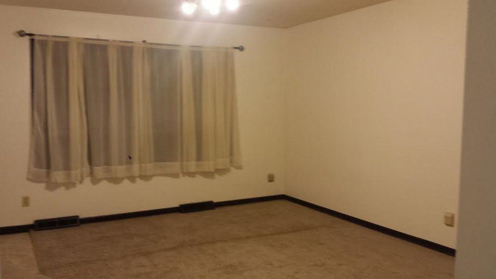 7455 S 75th St - Photo 2 of 7