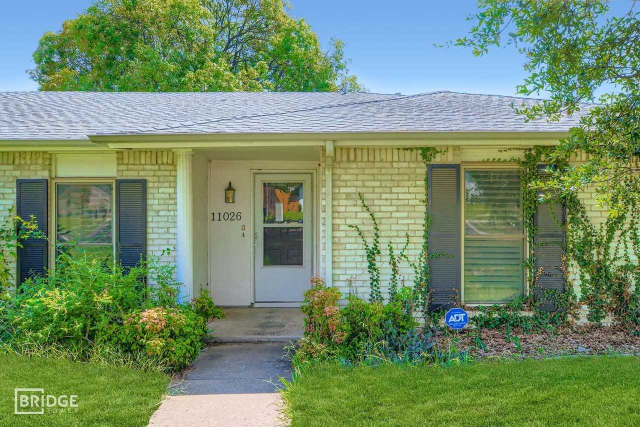 11026 Mccree Rd - Photo 3 of 27