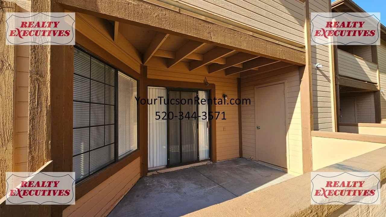 1721 West Wood Bridge Court - Photo 2 of 25