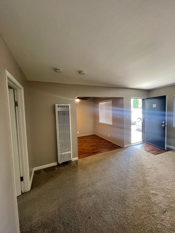 340 - 51 Glen Eyrie - Photo 2 of 10